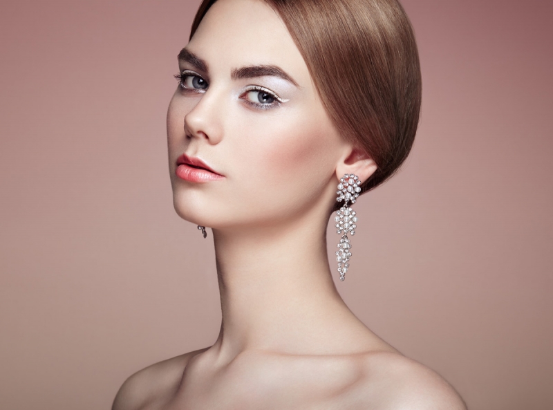 demo-attachment-106-fashion-portrait-of-young-beautiful-woman-with-PAYFWZ5