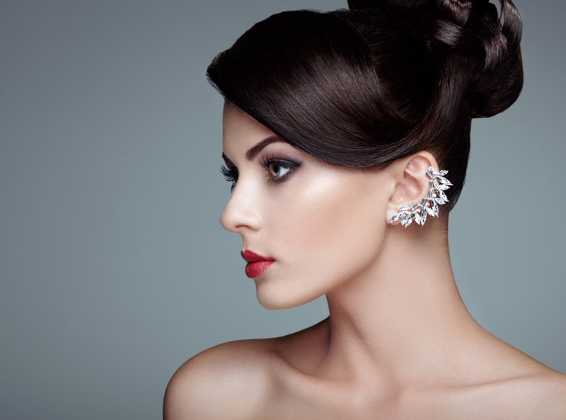 demo-attachment-130-fashion-portrait-of-young-beautiful-woman-with-PMFKBUZ